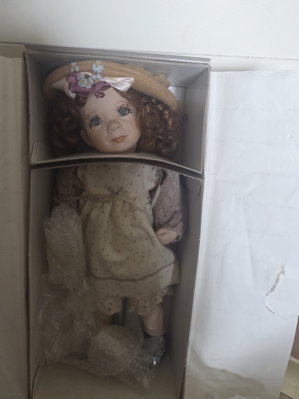Porceline Doll Chloe By Linda Steele Certificate of Authenticity - Cream Paper